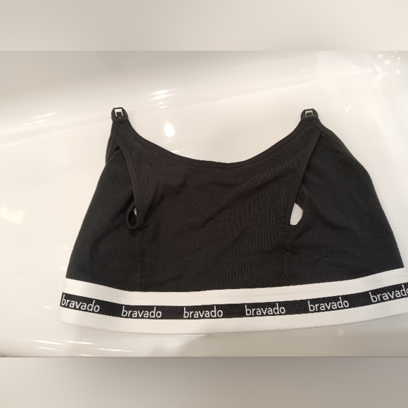 Bravado Clip and Pump Hand Free Nursing Bra Black, New without Tag - Picture 3 of 5